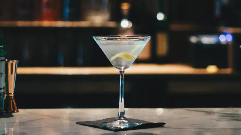 附设时尚酒吧!夏季有夜间泳池