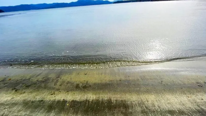 ガラスの砂浜