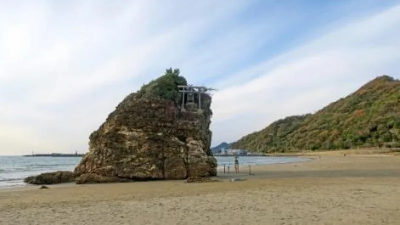 伊那萨海滩