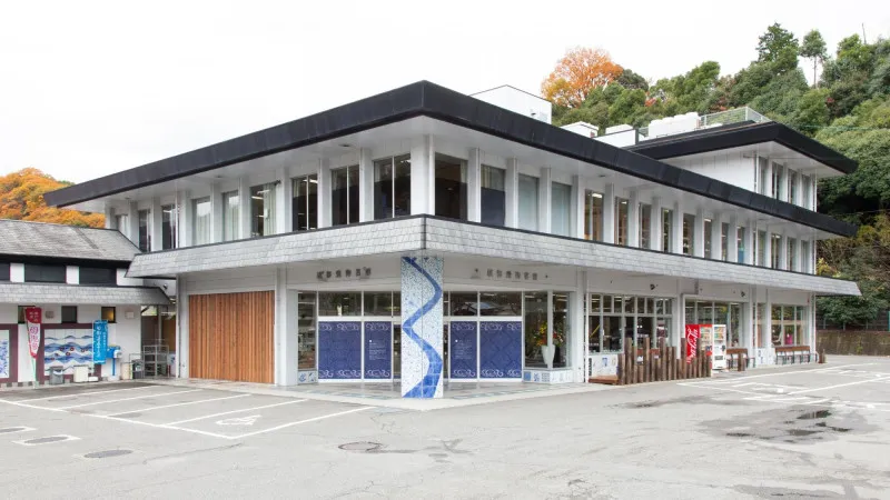 Enjoy making your own Tobe pottery at the Tobe Pottery Museum