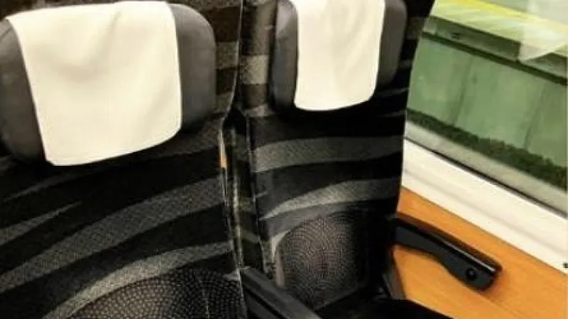 새까맣고 편안한 차내