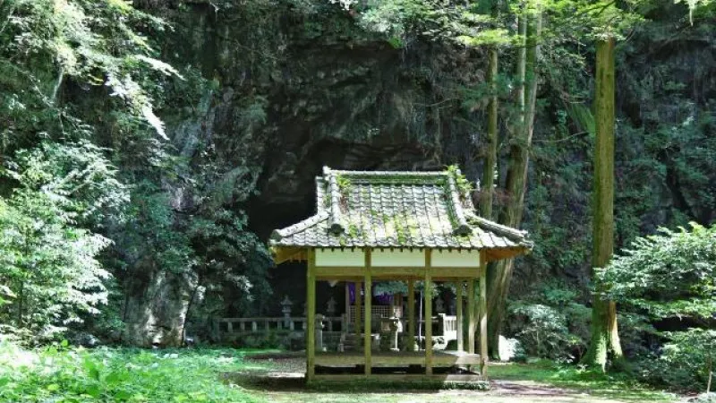Iwato Shrine