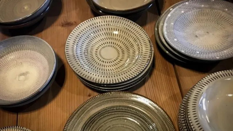 Tsurumigama, Koishiwara Pottery, Fukuoka Prefecture
