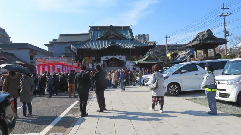 Mamemaki (bean-throwing ceremony) held twice a year on February 3 at 1:00 p.m. and 3:00 p.m.