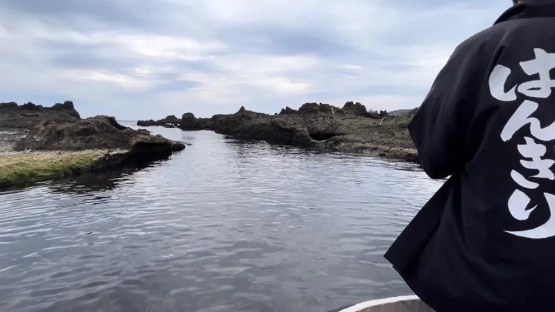 Sado Island specialties for a shimmering sea trip "Tarai Boat "@ Shukunegi