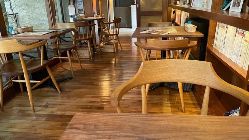 Inside the store, a special space like a study spreads out.