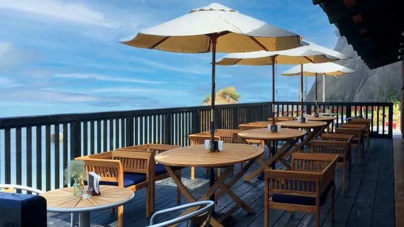 Heal your body and soul with a magnificent view of the sea at a fashionable cafe at Kurahashi Island