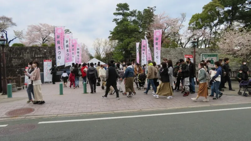 孙普城公园,大皇子德川家康在这里和他的臣子们一起欣赏樱花(静冈市)。