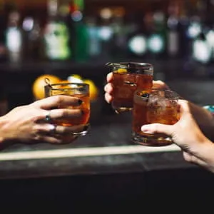 大阪7个推荐的站立式酒吧 天马，一个站立式酒吧的小镇。