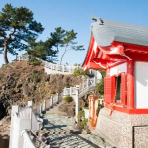 高知的四个必游之地，在那里您可以看到您必须参观的建筑。