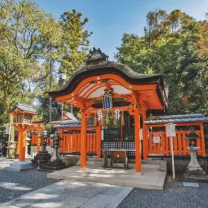推荐 10 个元旦参拜的神社，助您财运亨通。