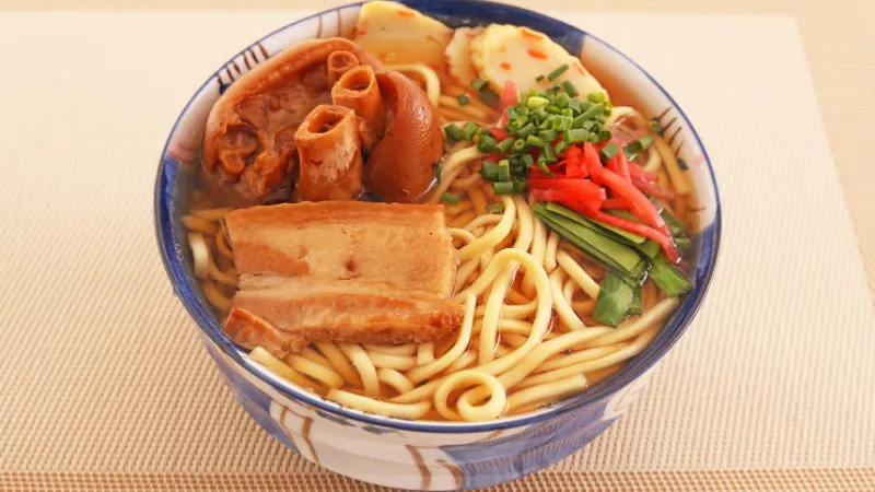 当地人也会去那里！一定要尝尝的 7 家冲绳荞麦面名店