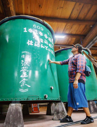 大阪最古の酒蔵「浪花酒造」で日本酒の製造見学体験とテイスティング