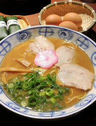 Wakayama: Ramen Lovers’ Crawl — Two Bowls, One Night