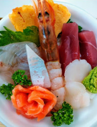Aomori: Local Market Tour & DIY Seafood Bowl (Nokke-don)