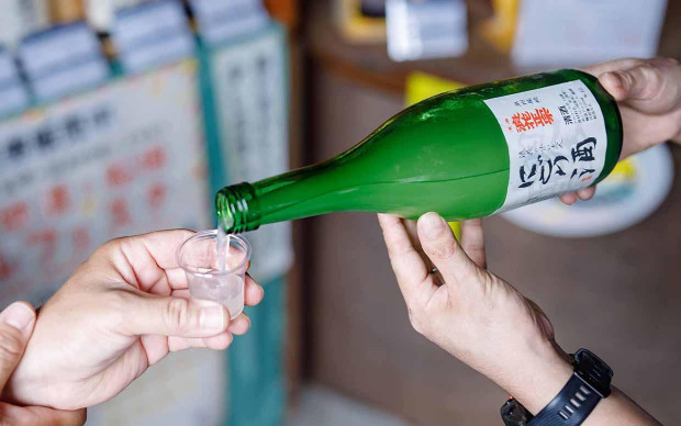 大阪最古の酒蔵「浪花酒造」で日本酒の製造見学体験とテイスティング