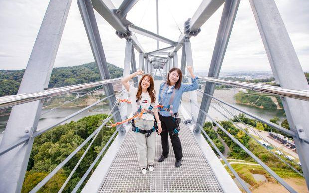 橫渡世界第三長吊橋、登上60公尺高處享受刺激與美景之旅