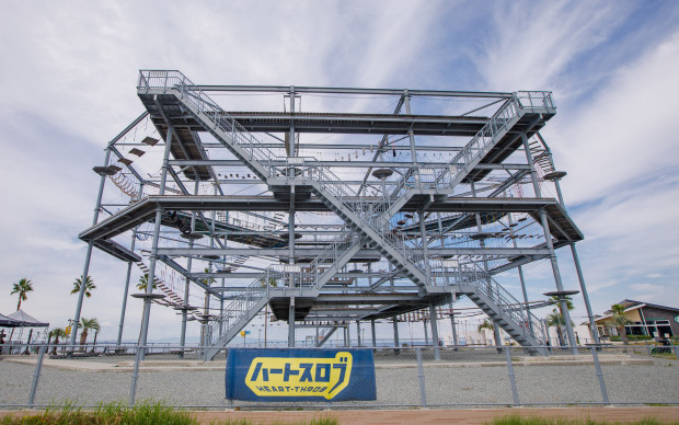 大阪：美しい海に臨む巨大アスレチックを楽しもう！