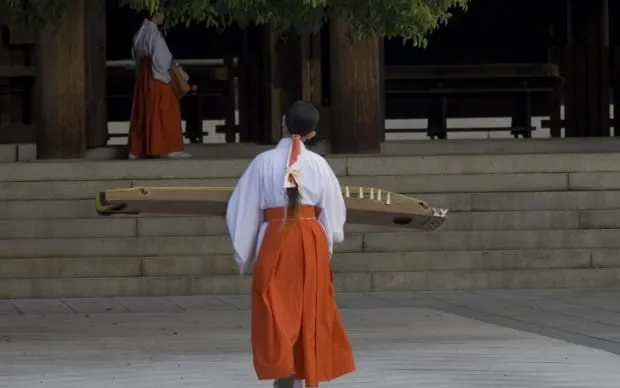 日本の神道・精神文化を学ぶ「巫女体験」