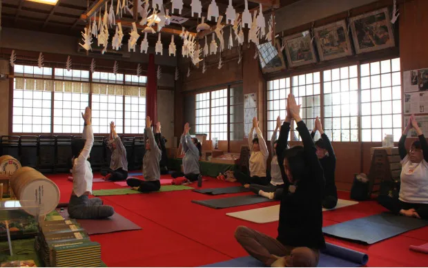 【お寺で朝ヨガ】堺で過ごす心と体を整える特別な時間（グループ貸切プラン）