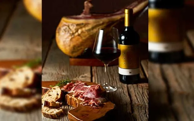 게이 가이드가 동행!프라이빗 나이트 투어 <이베리코 돼지 디너>