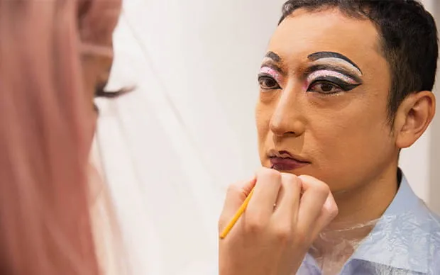 당신도 드래그 퀸으로! DQ 변신 체험!