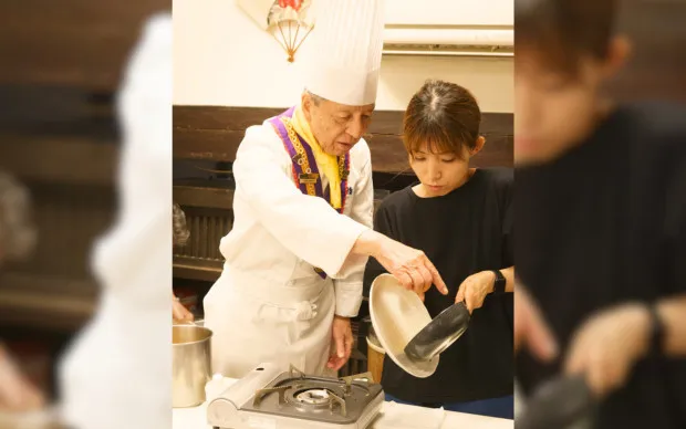 Learn directly from an experienced omurice chef at a famous restaurant!