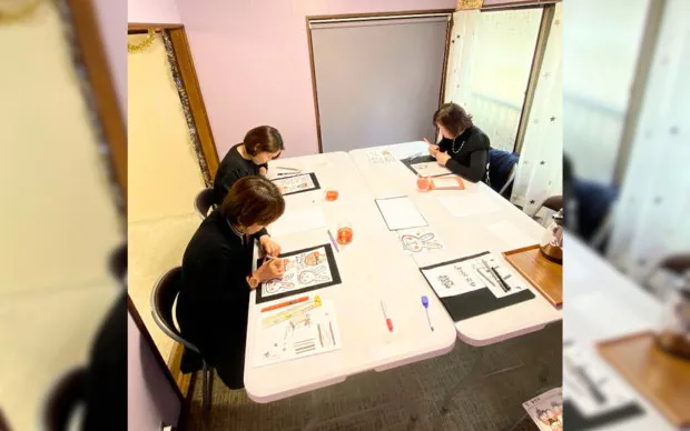 筆ペンで簡単！筆絵文字体験