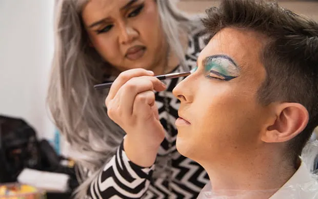 당신도 드래그 퀸으로! DQ 변신 체험!