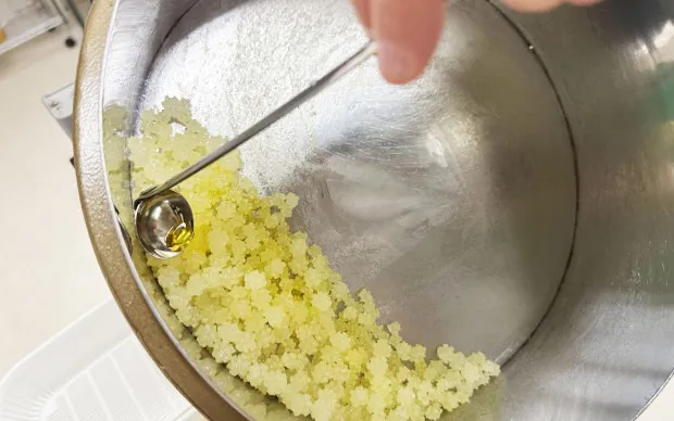 在专属的小釜锅中制作独自口味的金平糖