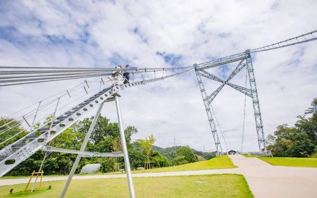 세계에서 세 번째로 긴 현수교를 건너고, 지상 60m 높이까지 오르는 스릴과 절경 액티비티