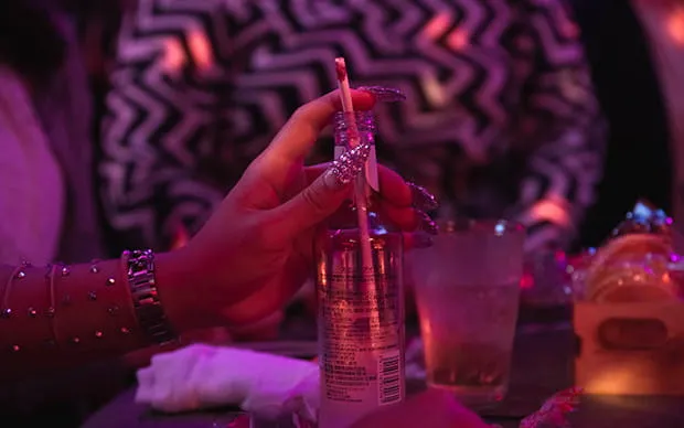 드래그 퀸과 함께 게이바 체험!