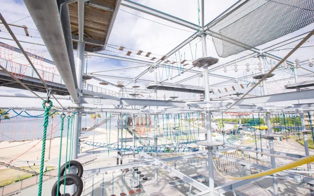 大阪：美しい海に臨む巨大アスレチックを楽しもう！