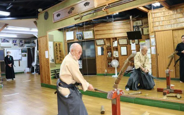 Samurai experience: wield a real sword