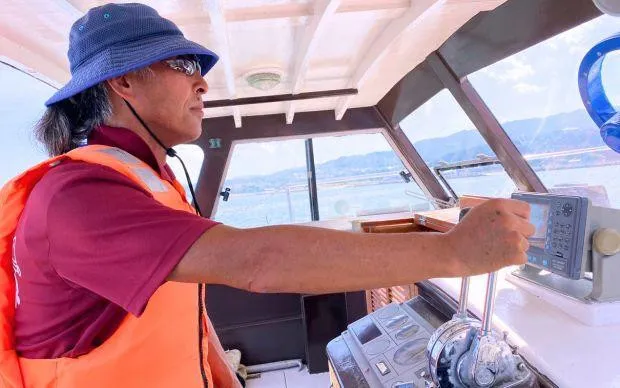 A stone’s throw from Kansai Airport: Seaside cycling and marine activity tour in Misakicho