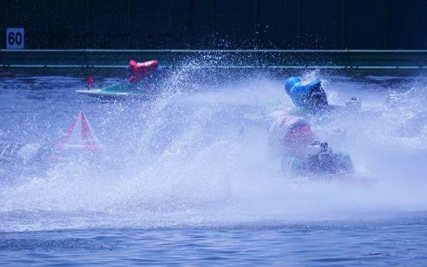 尼崎怀旧之旅～沉醉于昭和怀旧白日饮酒×赛艇体验！～