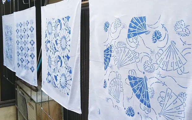 河内木綿文様で作る「バンダナ藍染体験」