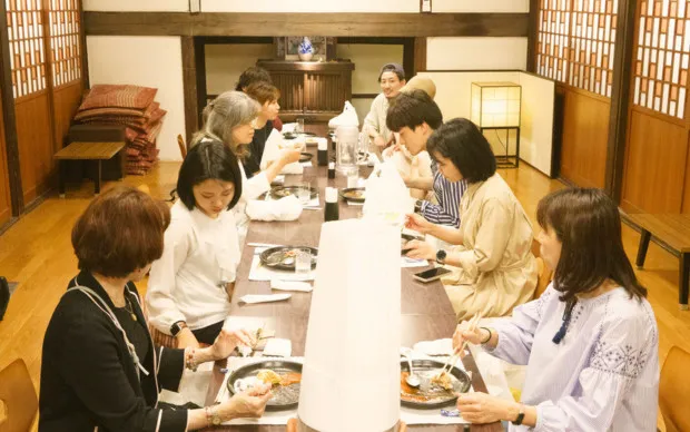 Learn directly from an experienced omurice chef at a famous restaurant!