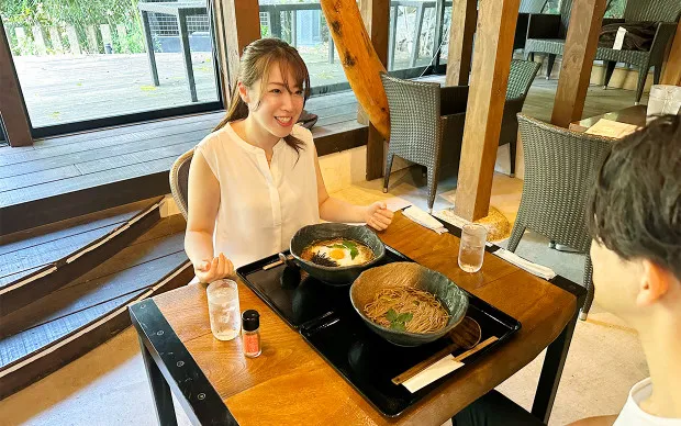 箕面的绝景和让身心灵平静的瑜伽体验旅游