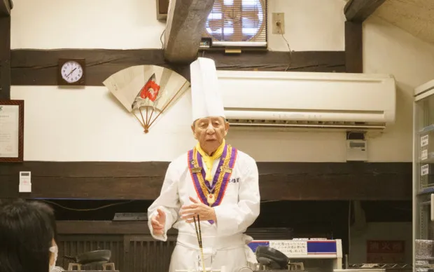 Learn directly from an experienced omurice chef at a famous restaurant!