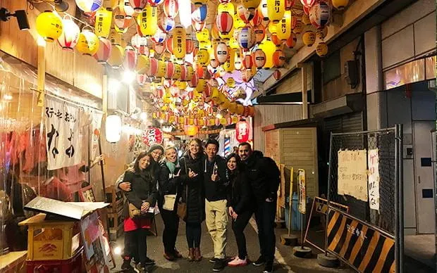 深入大阪夜生活的饮食体验	
