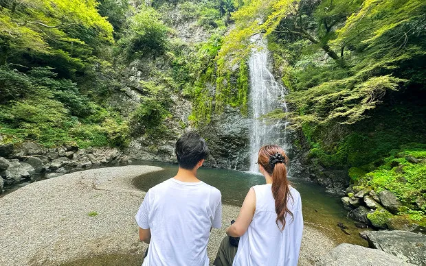 箕面的绝景和让身心灵平静的瑜伽体验旅游