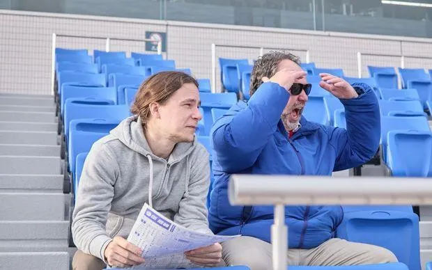 尼崎怀旧之旅～沉醉于昭和怀旧白日饮酒×赛艇体验！～