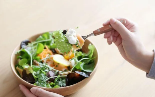 於枚方的山林間！採收時令蔬菜與品嚐當地的蔬菜健康午餐、使用喜歡的香草製作香皂與選擇花材製作原創的花藝瓶