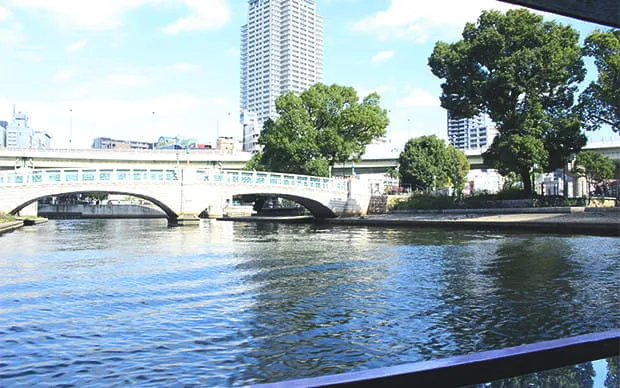 The first cruise you should board in Osaka, the iconic Aqualiner! 