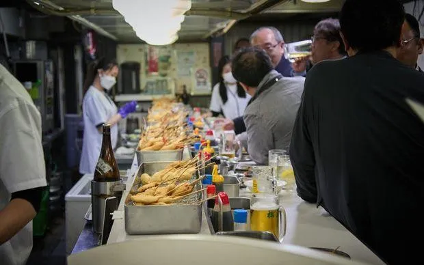 尼崎怀旧之旅～沉醉于昭和复古白日饮酒×赛马体验！～