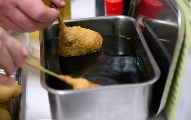 尼崎怀旧之旅～沉醉于昭和复古白日饮酒×赛马体验！～