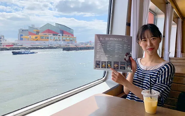 搭乘觀光船聖瑪麗亞號能欣賞令人讚嘆的大阪港風景