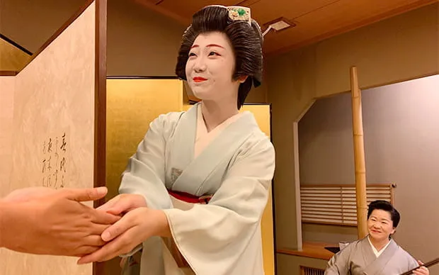 与艺伎相遇！ 体验丰富的品味和传统。