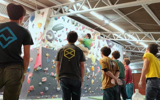 【攀岩体验】附初学者讲座！大阪・本町站出来步行两分钟	